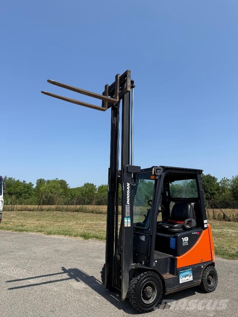 Doosan g185 5 Chariots GPL