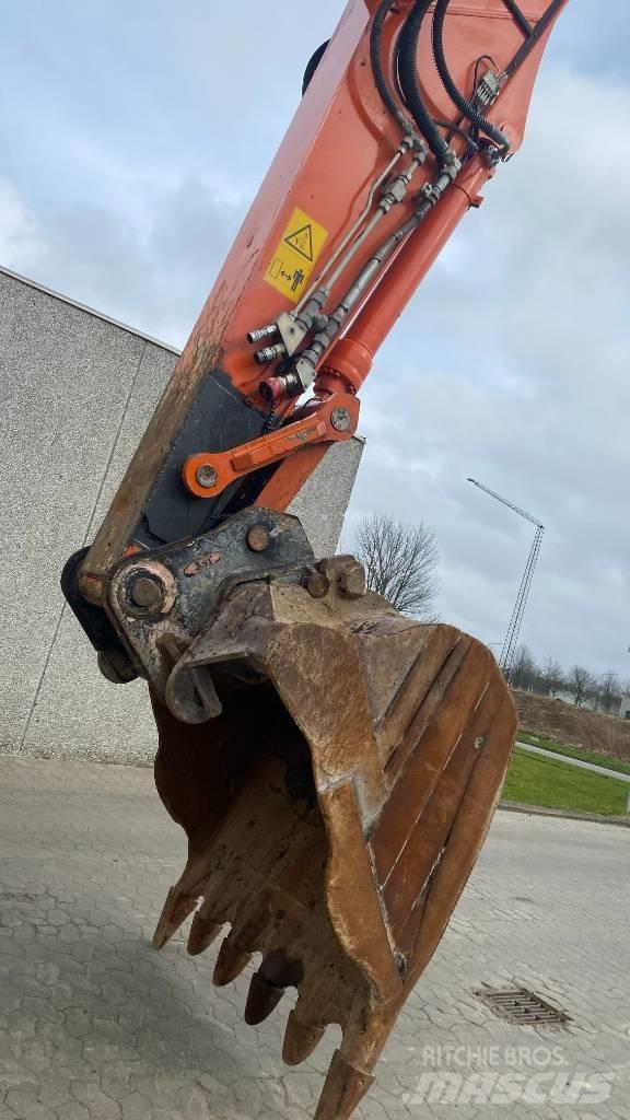Hitachi ZX 300 LC-6 Pelle sur chenilles
