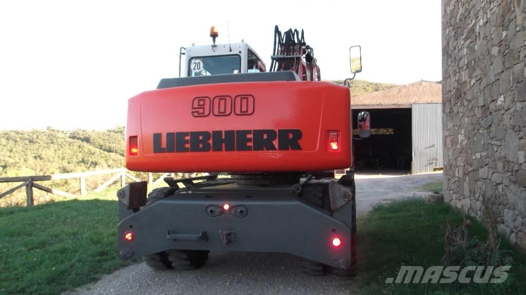 Liebherr A 900 C Pelle sur pneus
