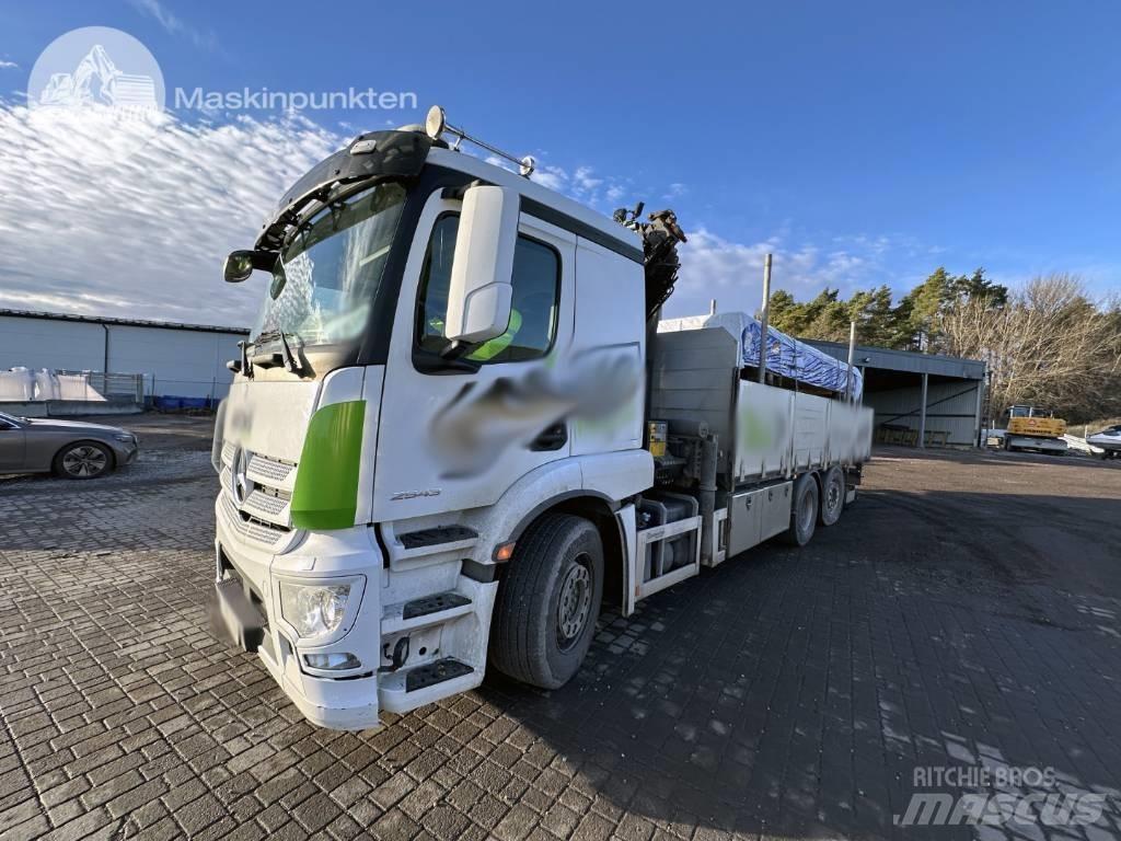 Mercedes-Benz 2543 Camion plateau ridelle avec grue
