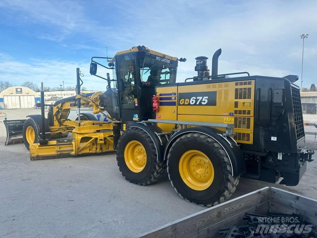 Komatsu GD675-7E0 Niveleuse