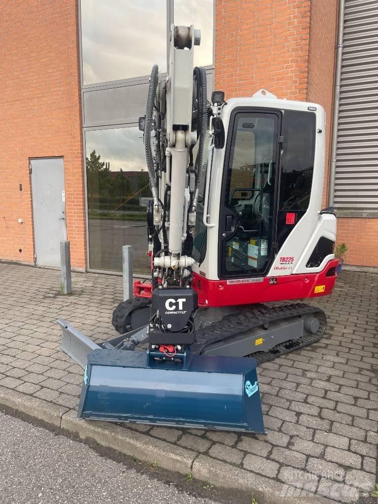 Takeuchi TB 225 Mini pelle < 7t