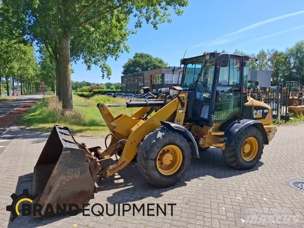 CAT 908H Chargeuse sur pneus