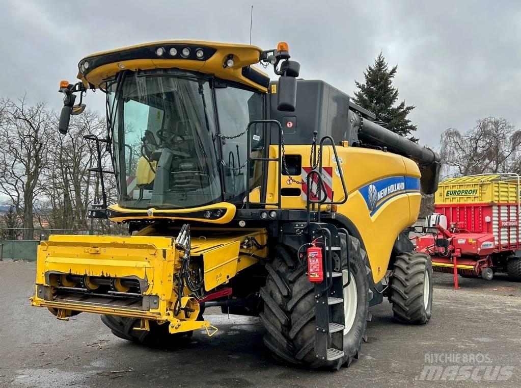New Holland CX 880 Moissonneuse batteuse