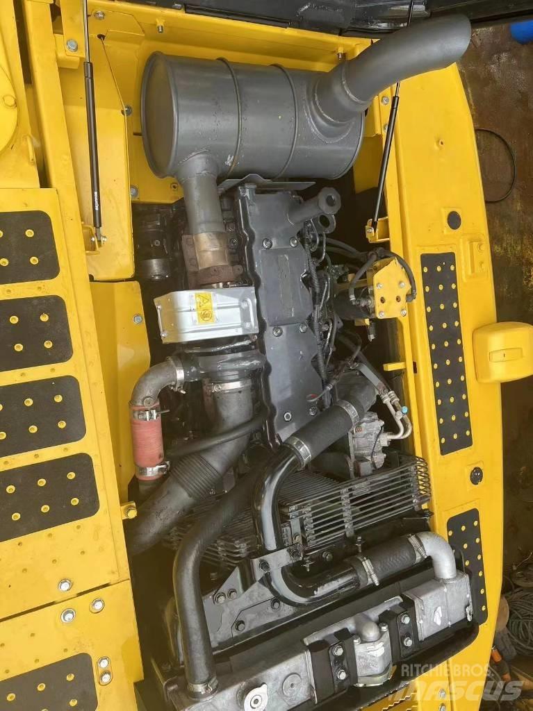 Komatsu PC 210 LC Pelle sur chenilles