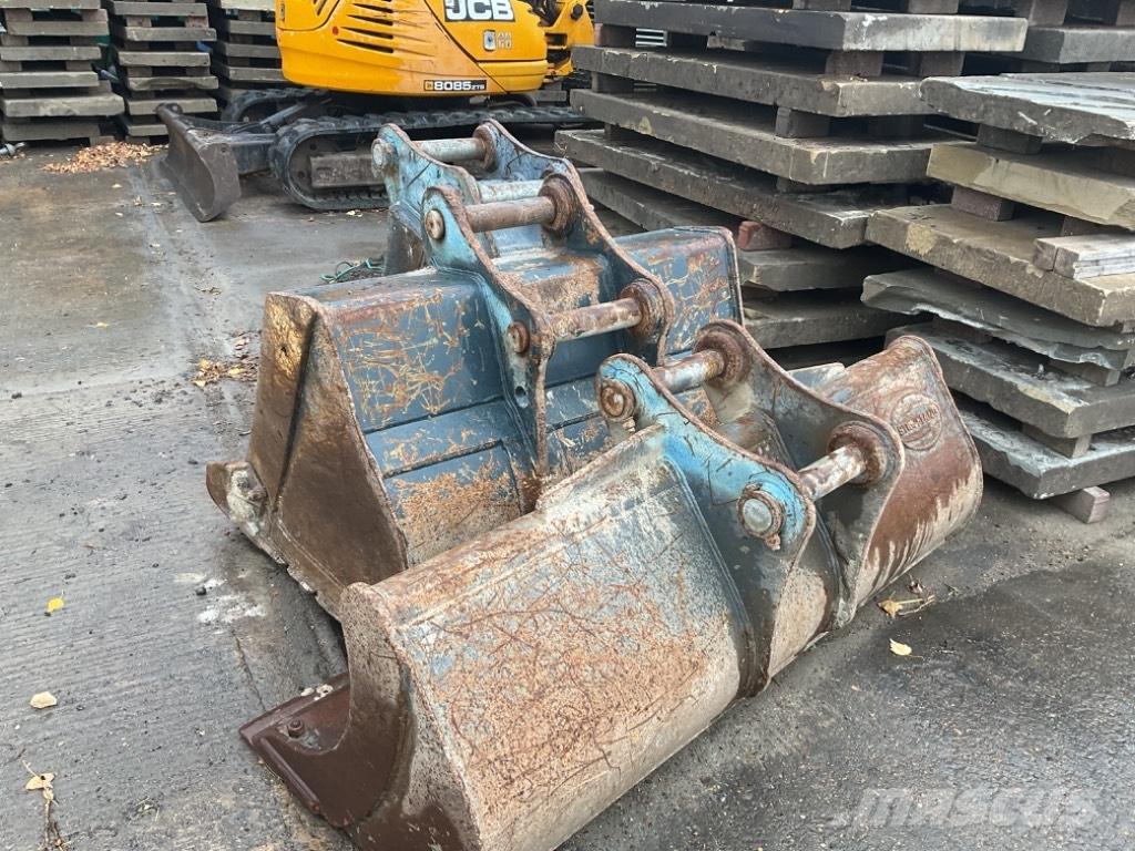 Hyundai HX140 LC Pelle sur chenilles