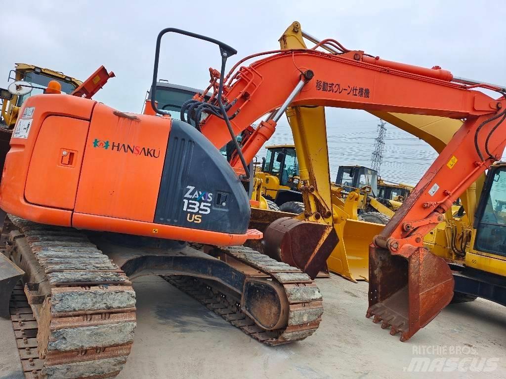 Hitachi ZX 135 US Pelle sur chenilles