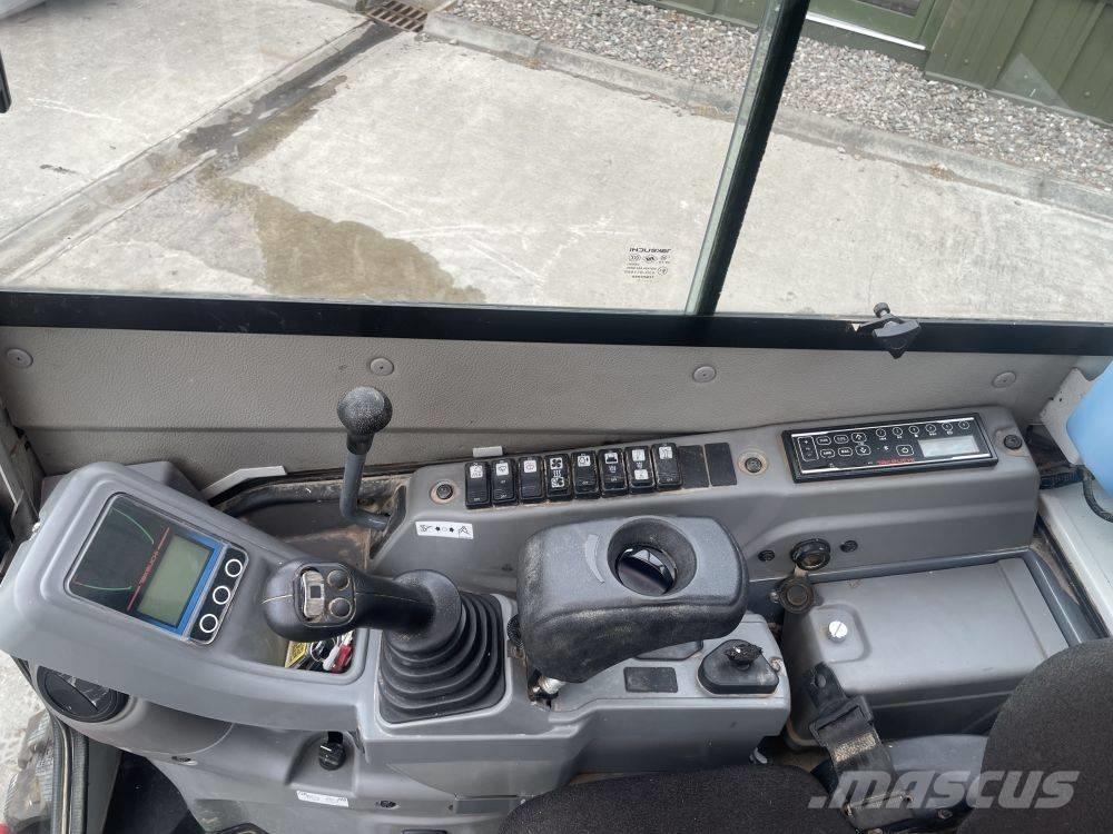 Takeuchi TB 325 R Mini pelle < 7t