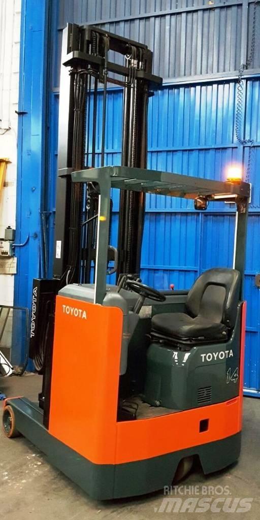 Toyota 6 FBRE 14 Chariot à mât rétractable