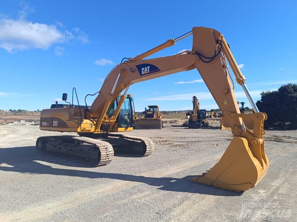 CAT 325 D Pelle sur chenilles
