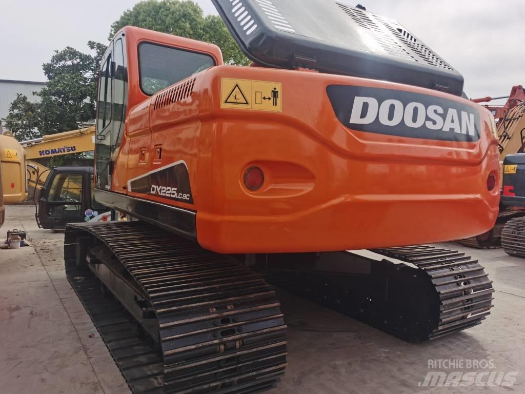Doosan DX 225 LC-9C Pelle sur chenilles