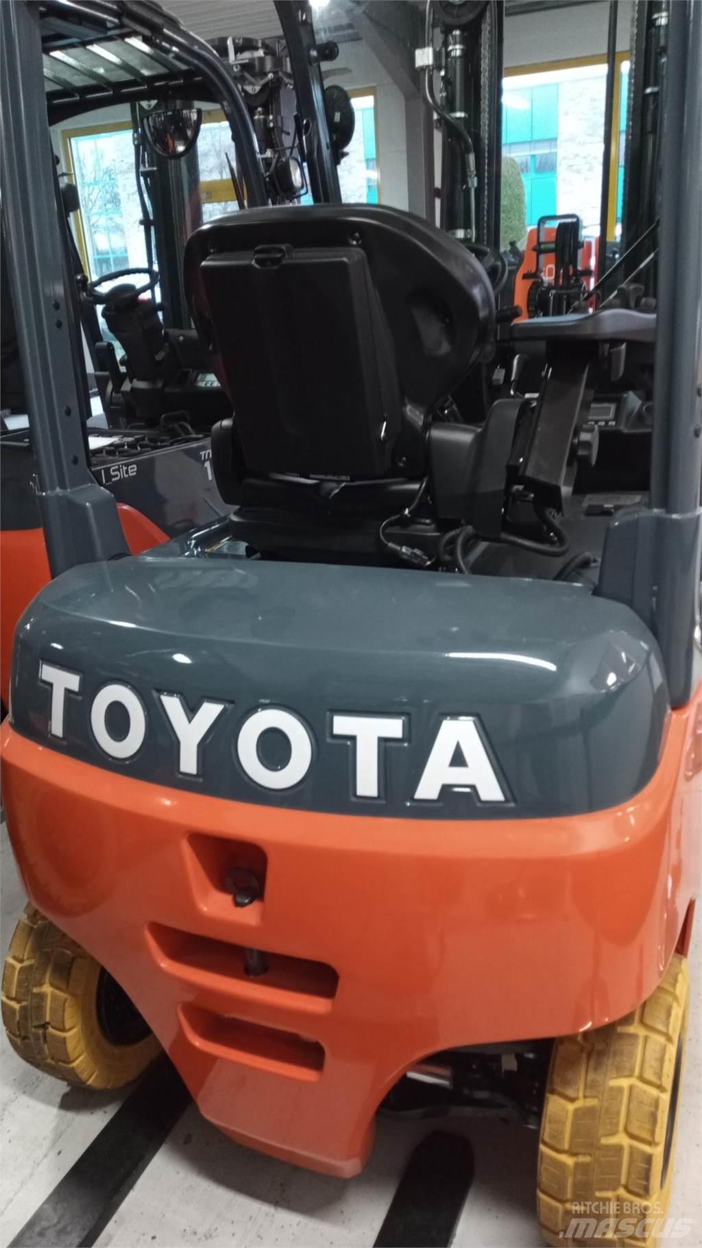 Toyota 8FBMK20T Chariots élévateurs électriques