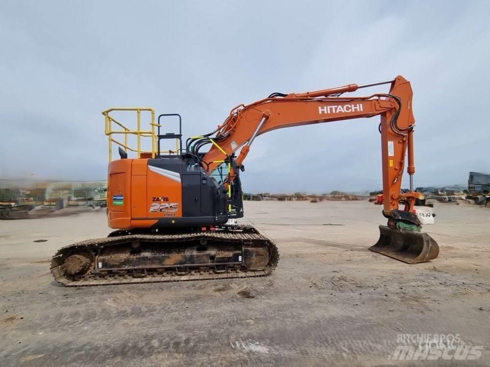 Hitachi ZX225USLC-7 Pelle sur chenilles