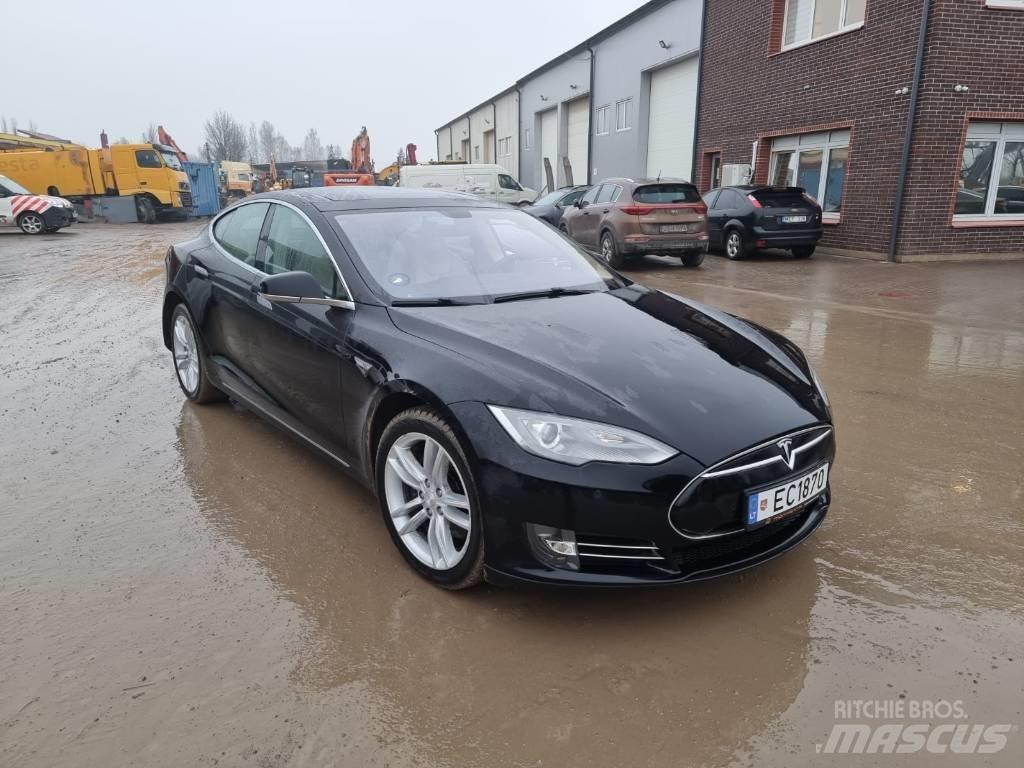 Tesla Model S P85 Voiture