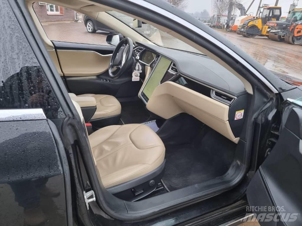 Tesla Model S P85 Voiture