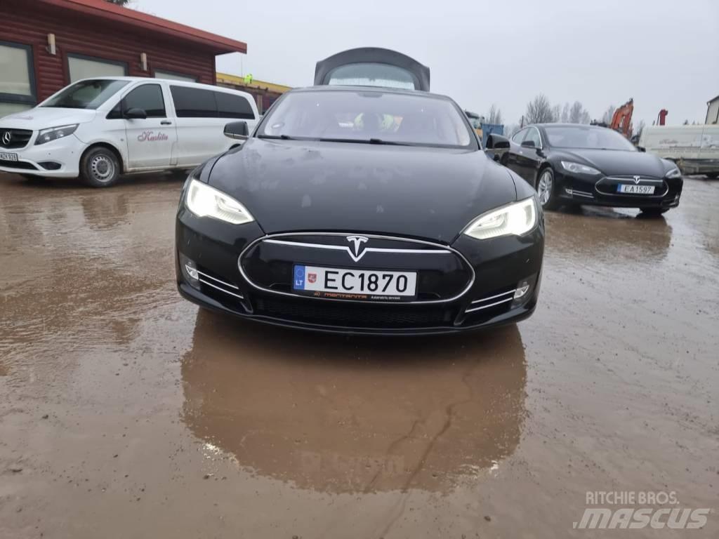 Tesla Model S P85 Voiture