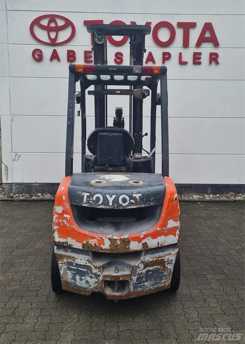 Toyota 02-8FDF30 Chariots diesel