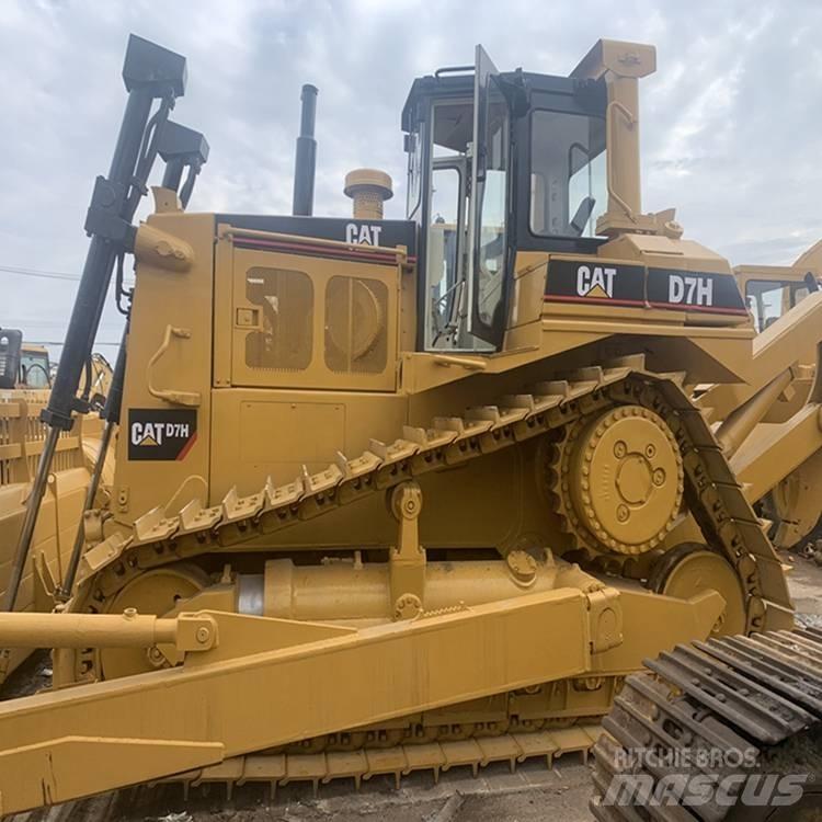 CAT D 7  H Bouteurs sur chenilles