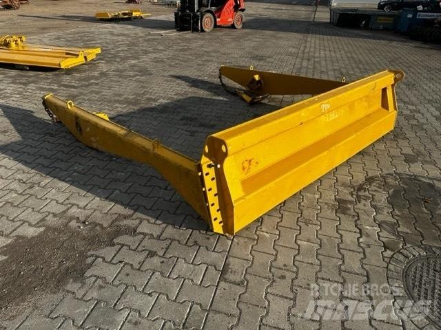 CAT 725 TAIL GATE Tombereau articulé