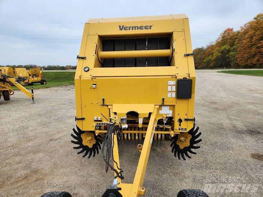 Vermeer 504N Presse à balle ronde