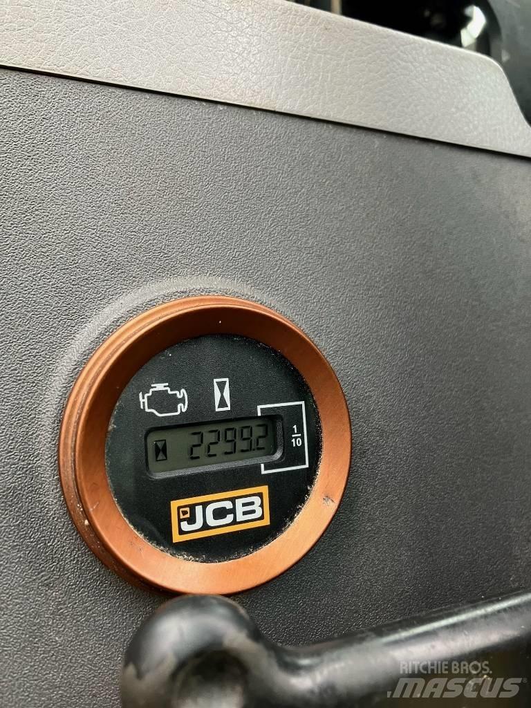 JCB 220X LC Pelle sur chenilles