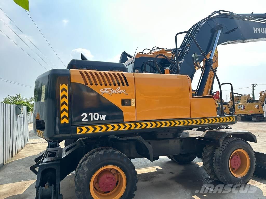 Hyundai 210W-9 Pelle sur pneus