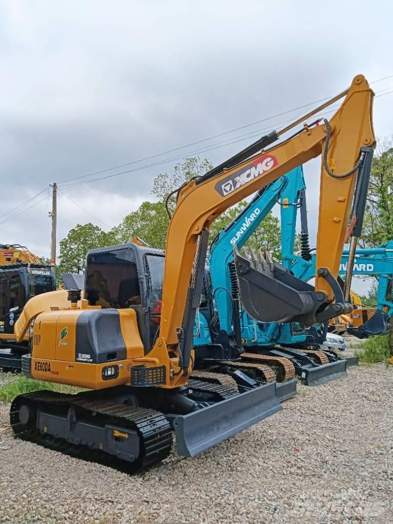 XCMG XE 60 DA Mini pelle < 7t