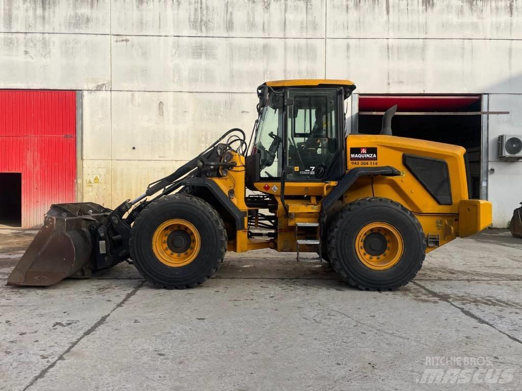JCB 427 HT Chargeuse sur pneus