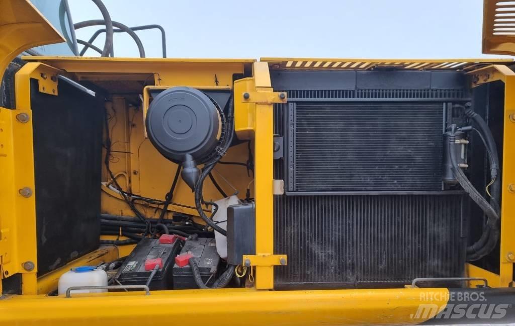JCB JS 220 LC Pelle sur chenilles