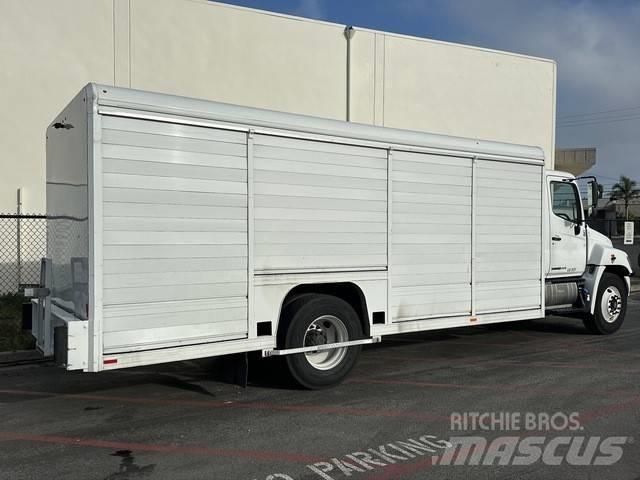Hino 338 Camion de livraison de boisson