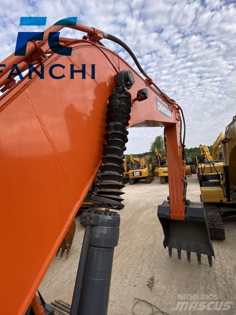 Doosan DX 340 LC Pelle sur chenilles
