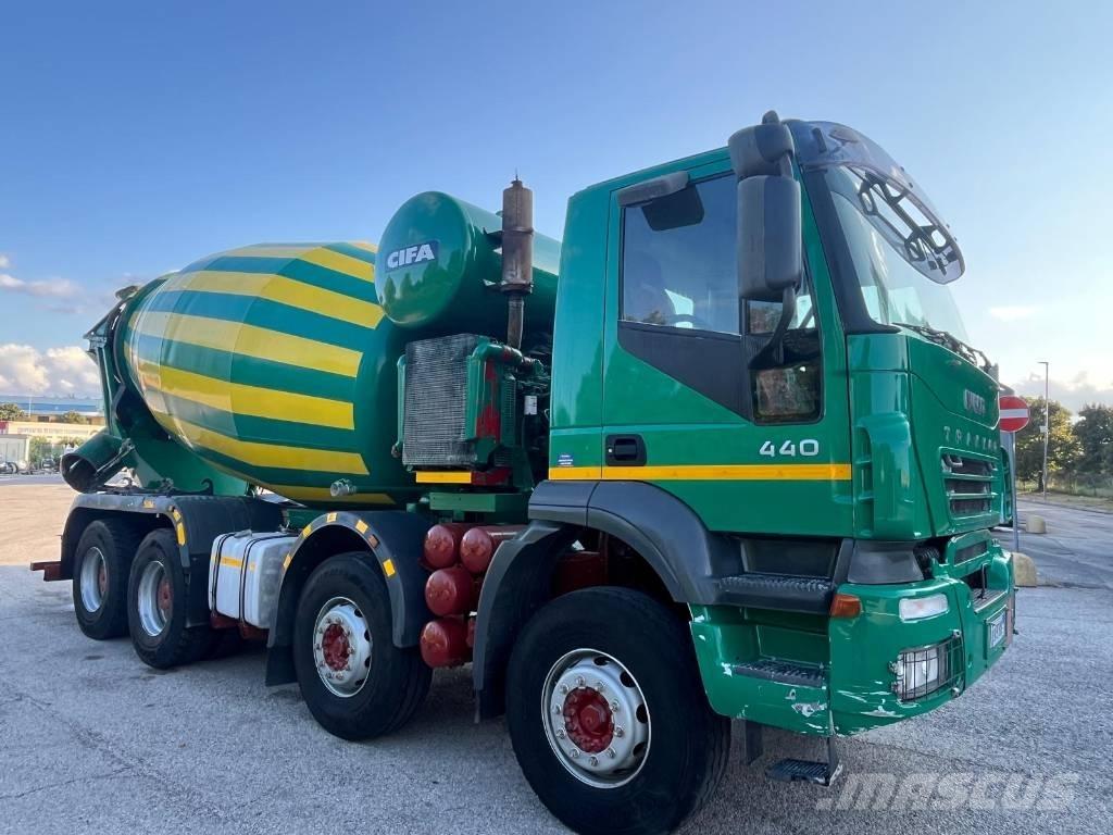 Iveco Trakker 440 Camion malaxeur