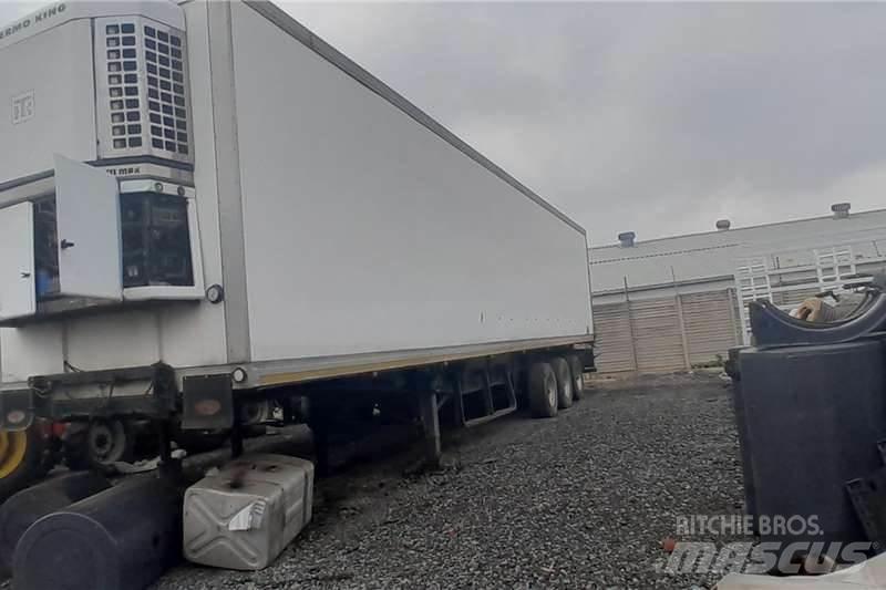  TRAILER 10002000 Autre camion