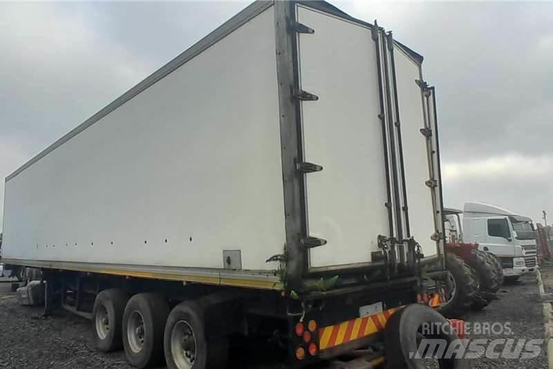  TRAILER 10002000 Autre camion