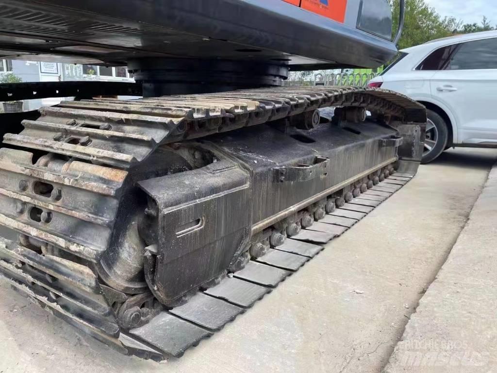 Hitachi ZX200 Pelle sur chenilles