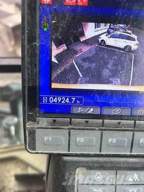 Komatsu PW 98 MR Pelle sur pneus