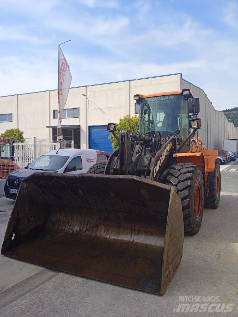 Doosan Dl250-5 Chargeuse sur pneus