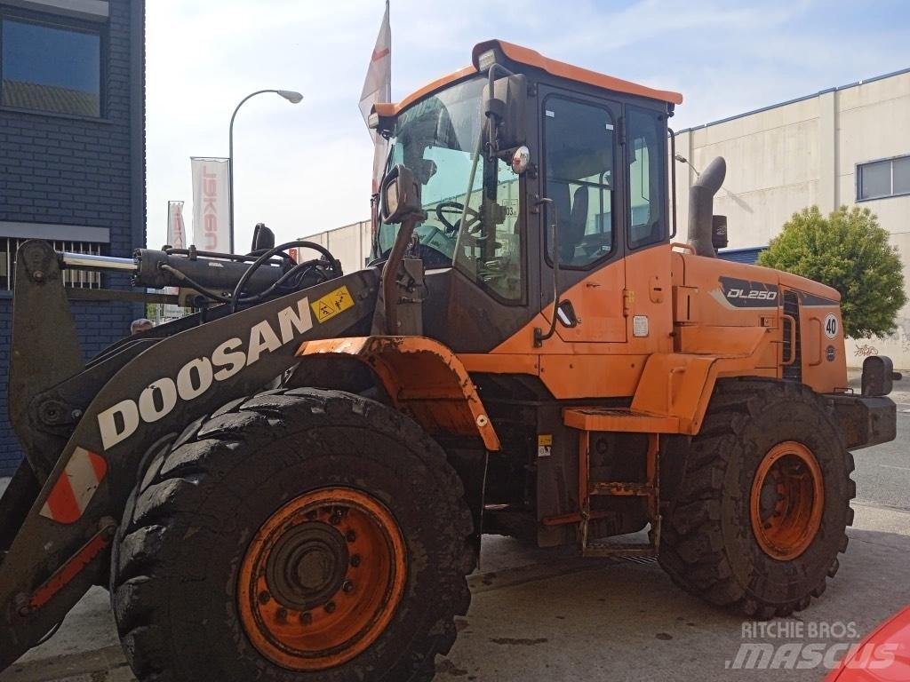 Doosan Dl250-5 Chargeuse sur pneus