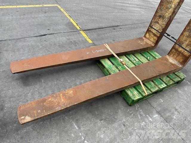 CAT 25-30 ton /988 Fourche