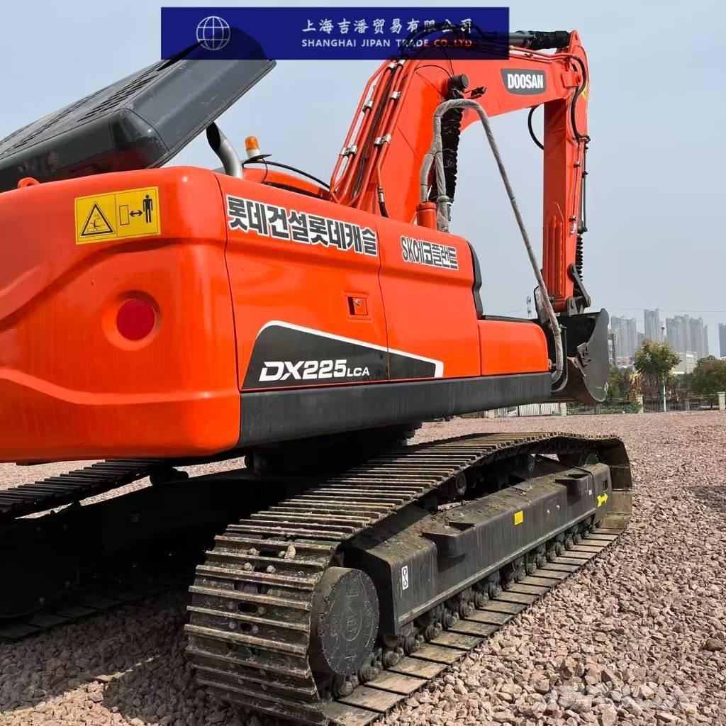 Doosan DX 225 Pelle sur chenilles