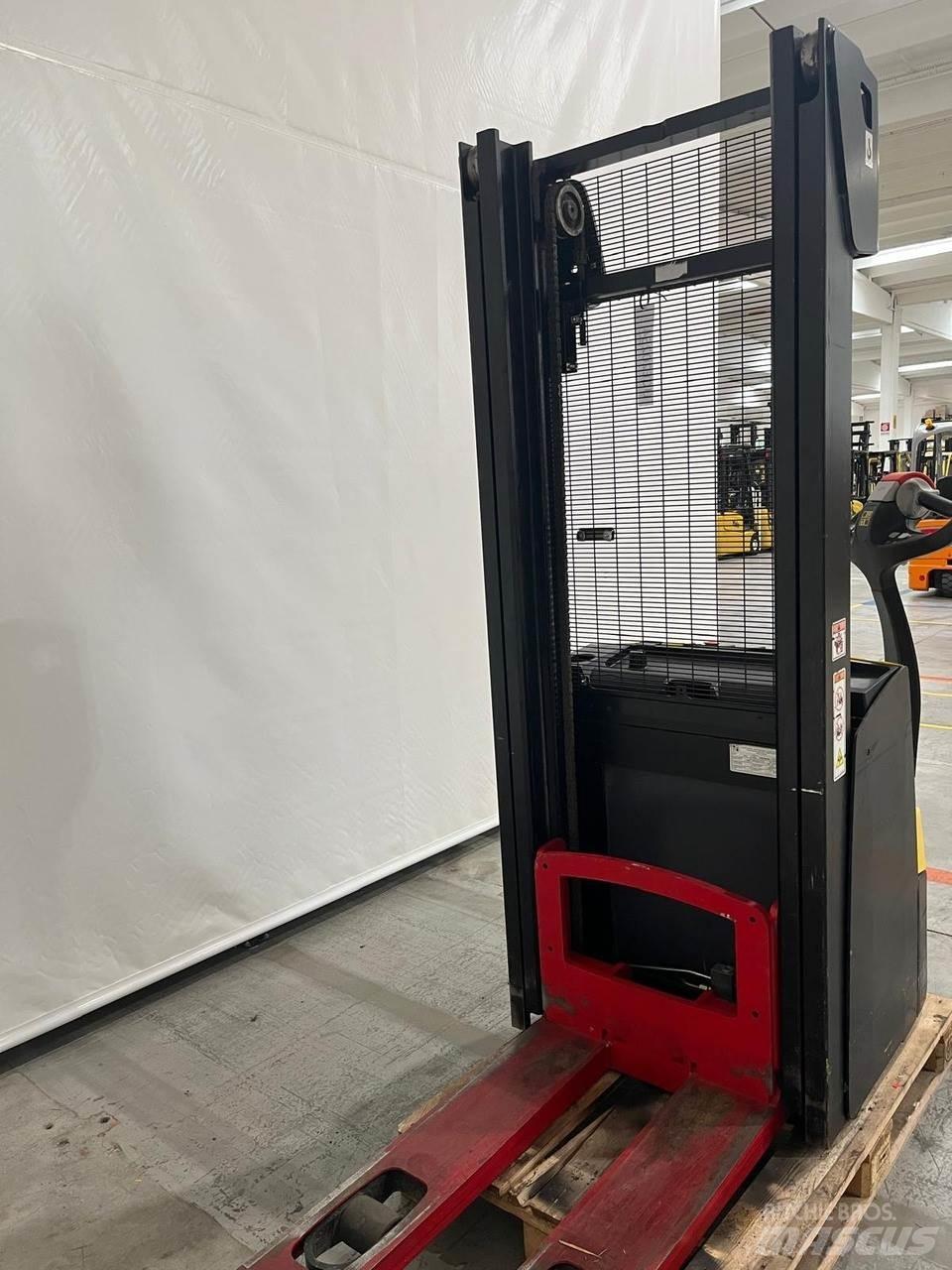 Hyster S1.2 Gerbeur accompagnant
