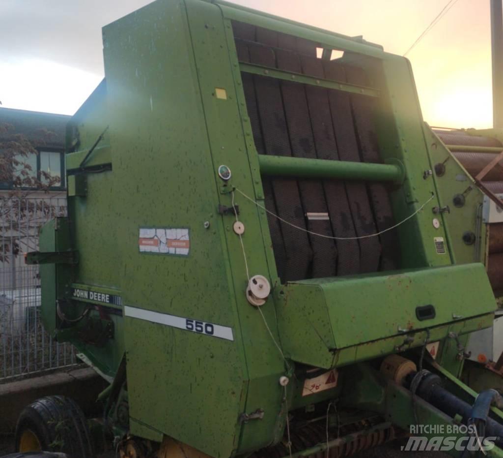 John Deere 550 Presse à balle ronde