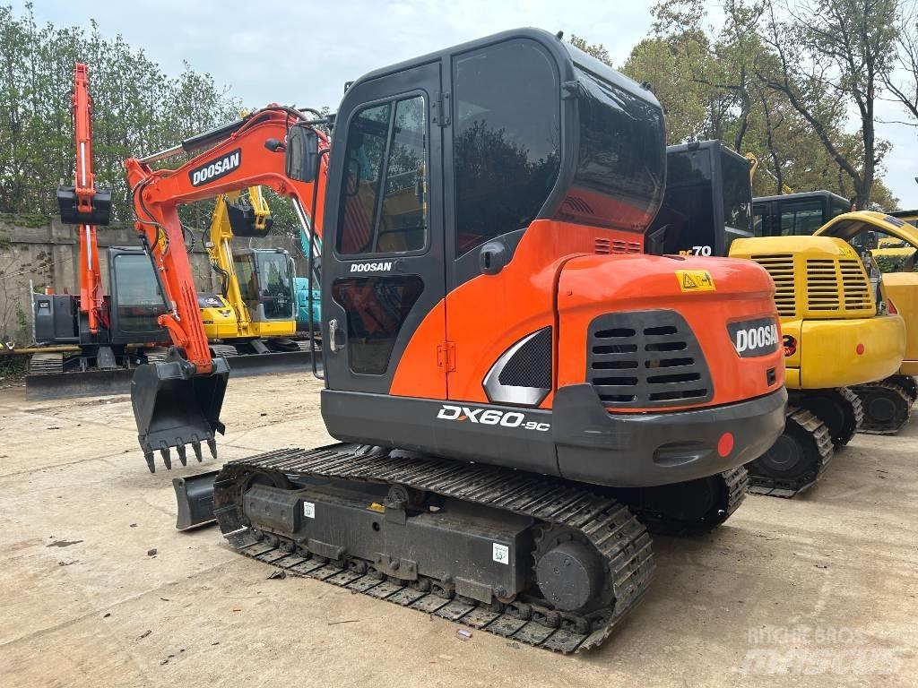 Doosan DX 60-9 C Pelle sur chenilles