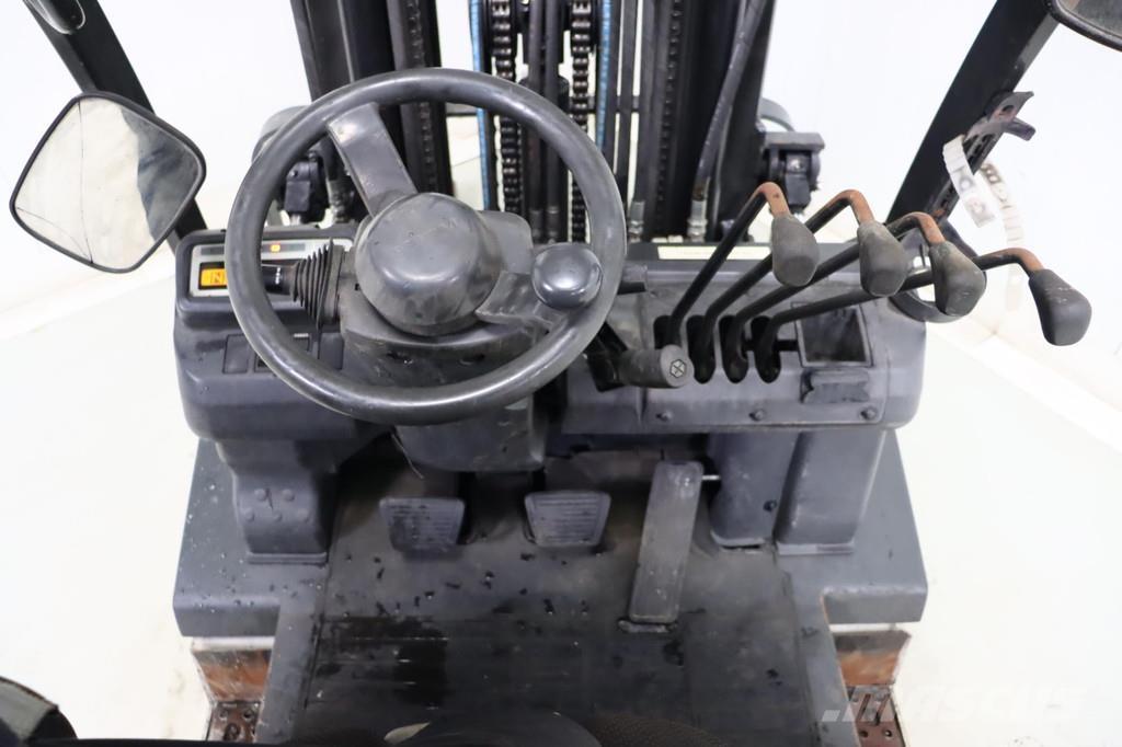 Nissan U1D2A20LQ Chariots GPL