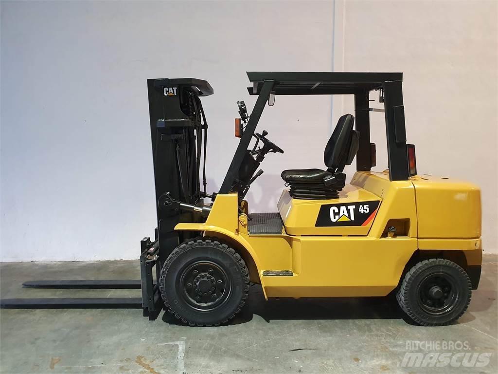 CAT DP45K2 MC Chariots diesel