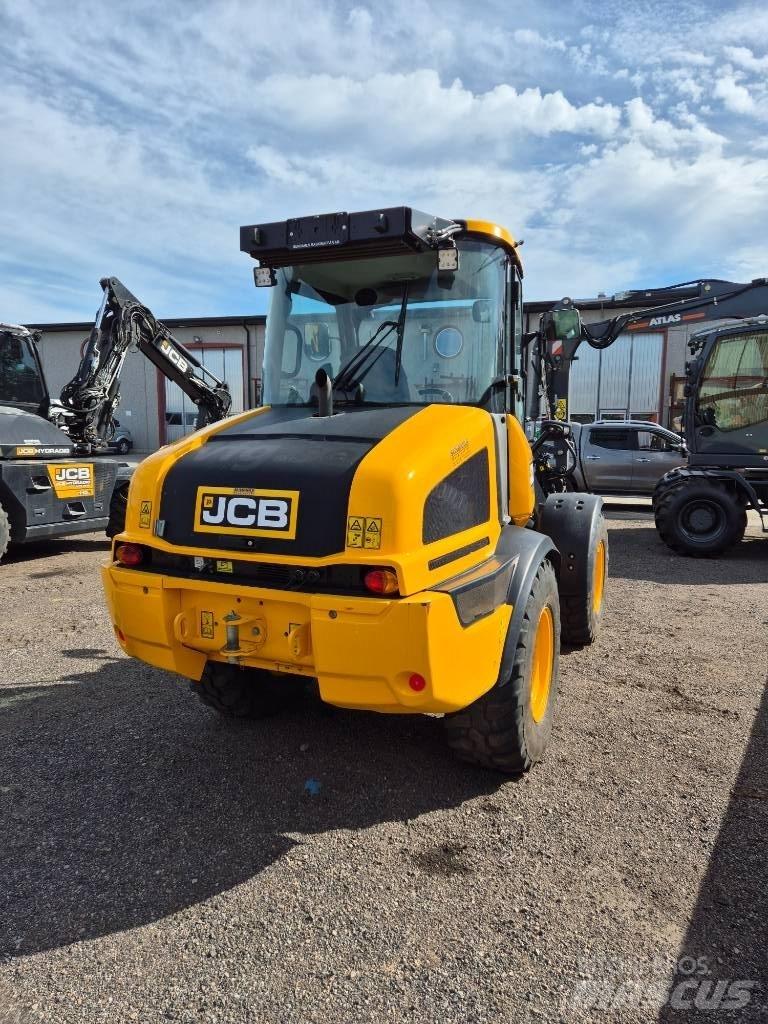 JCB 409 Chargeuse sur pneus