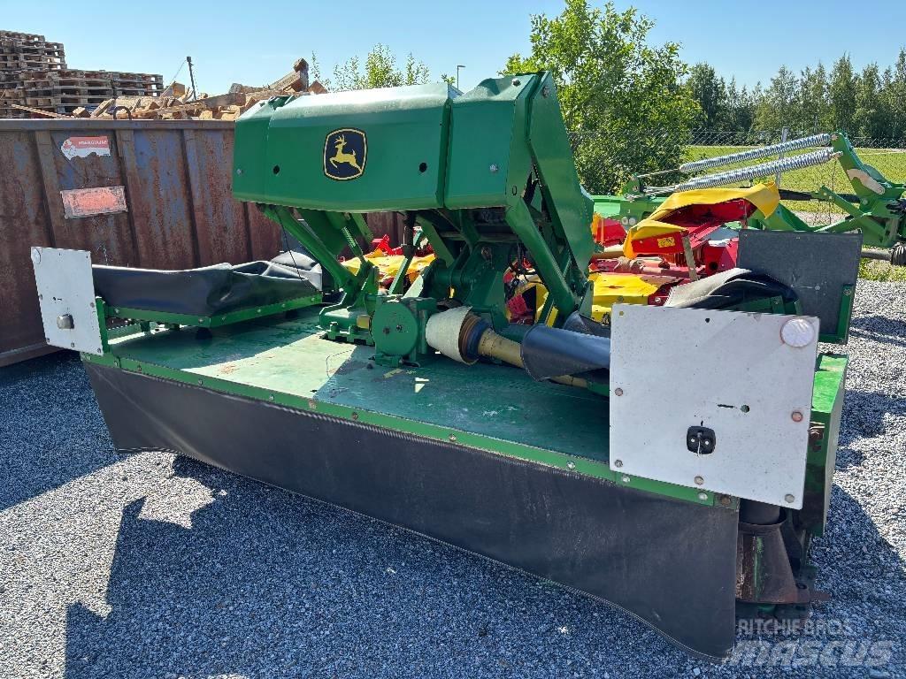 John Deere 131 Faucheuse-conditionneuse