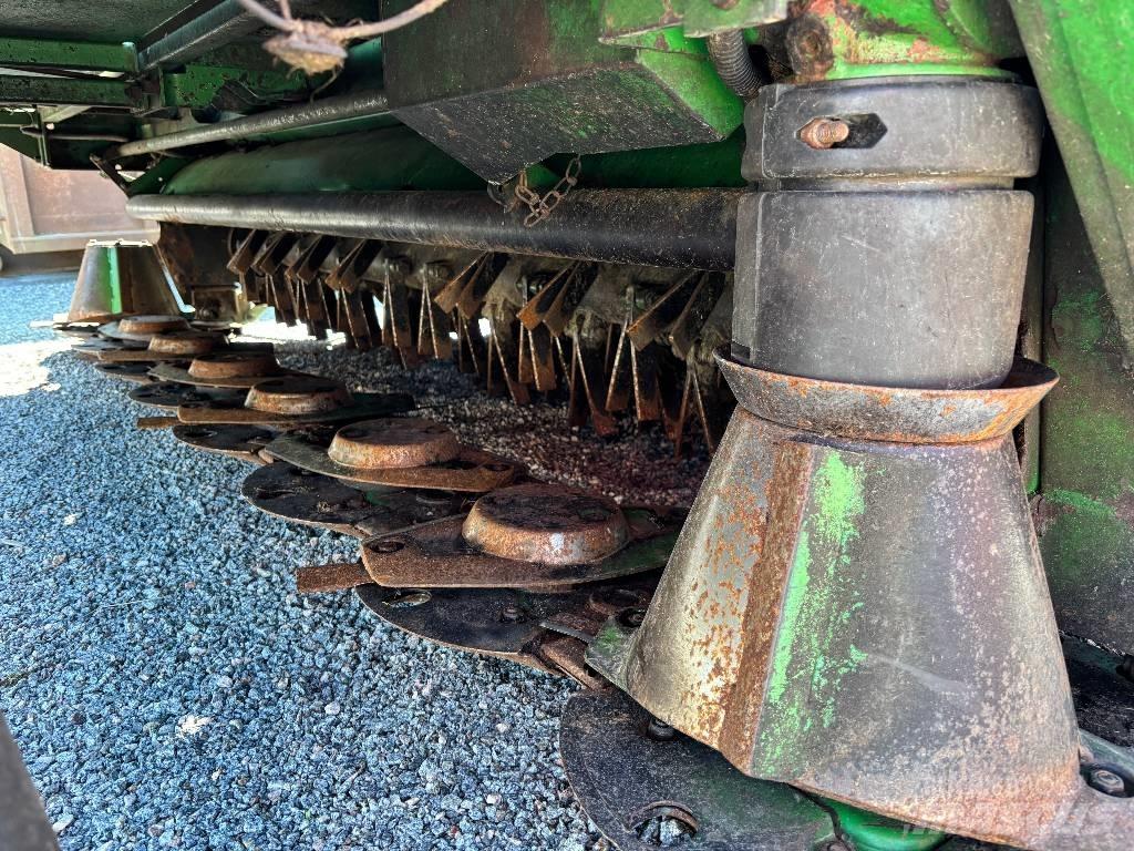 John Deere 131 Faucheuse-conditionneuse