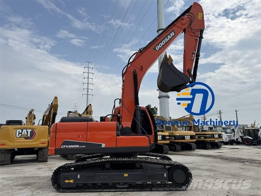 Doosan DX 225 LC-9C Pelle sur chenilles