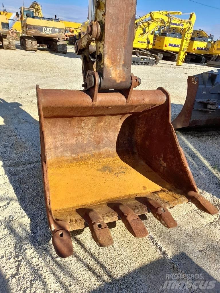 Komatsu PW200-7 Pelle sur pneus